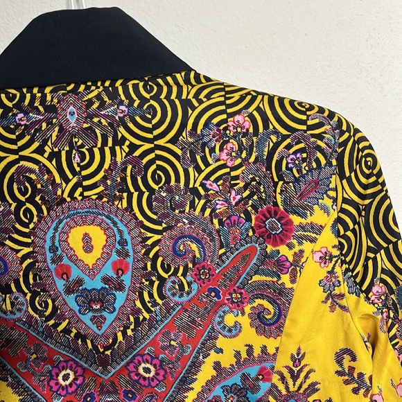 Women’s Bebe Blazer - Picture 3 of 6